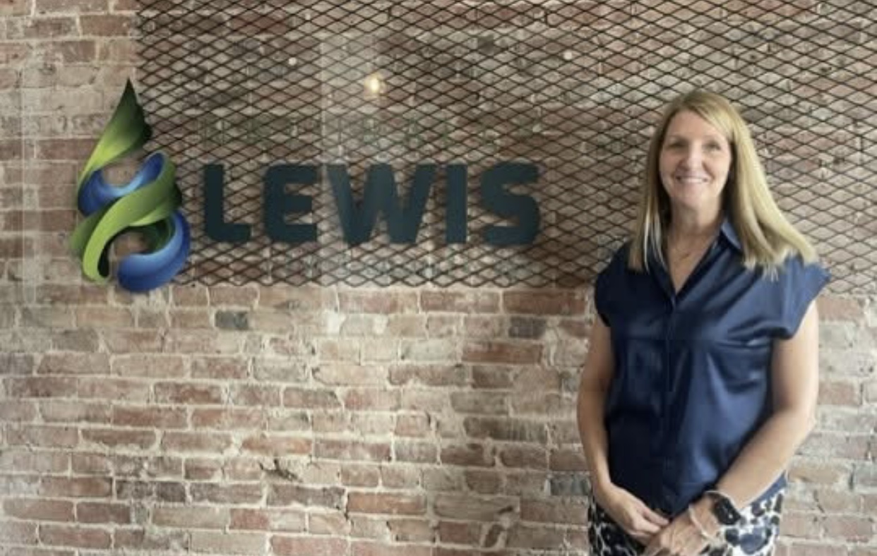 Naturally Lewis Joanne August 2025